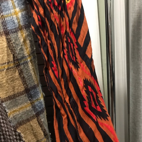 SCARVES - Picture 5 of 5